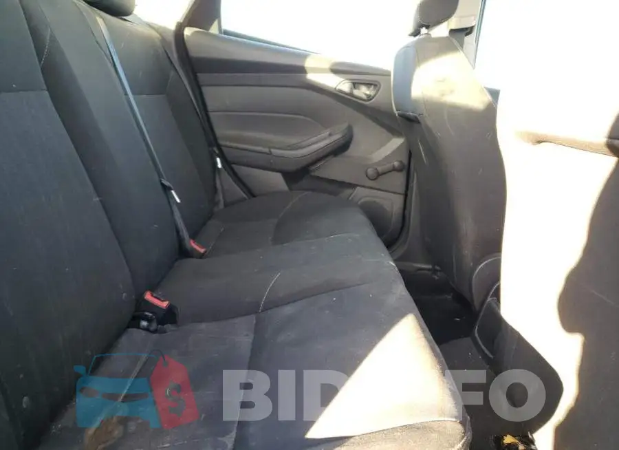 1FADP3E24GL275927 Photo# 10