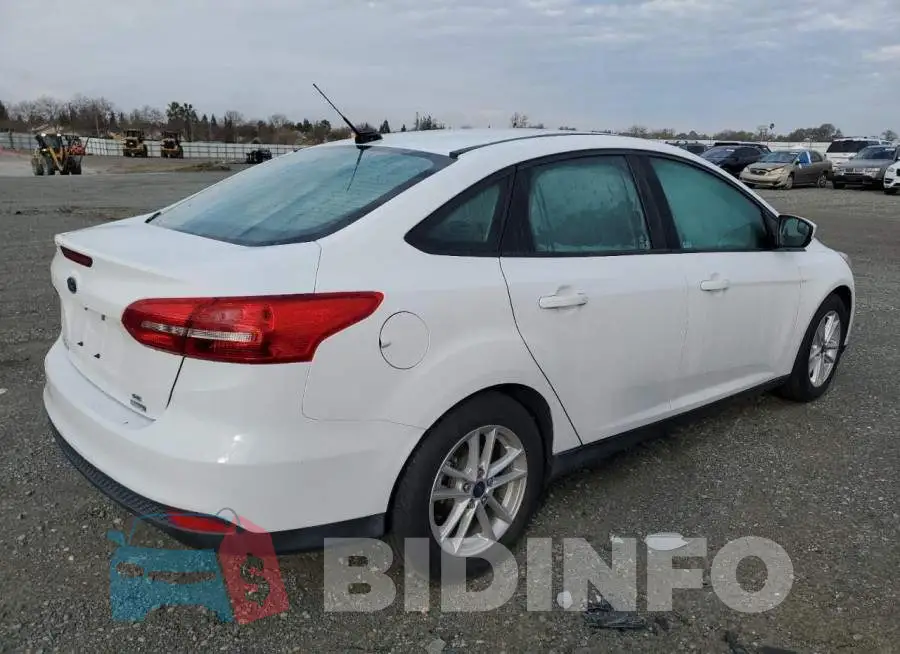 1FADP3FE7JL323033 Photo# 3