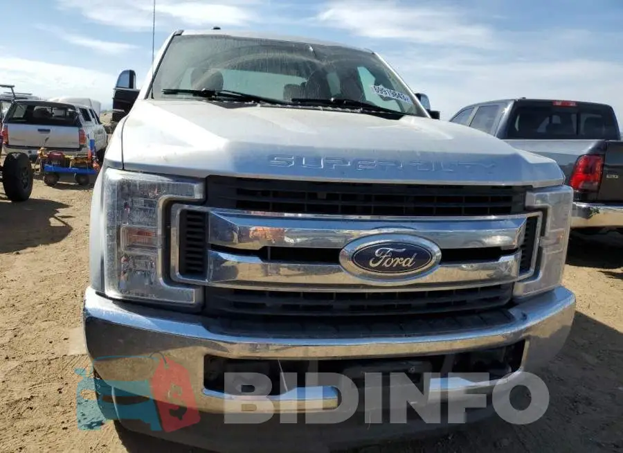 1FT7W2B61JEB72455 Photo# 5