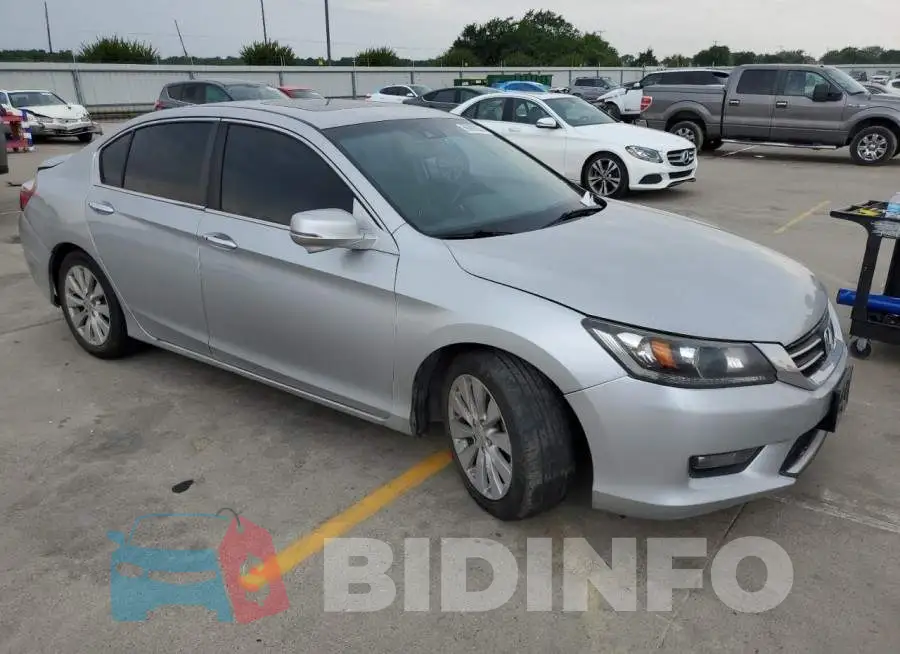 1HGCR2F85FA182939 Photo# 4