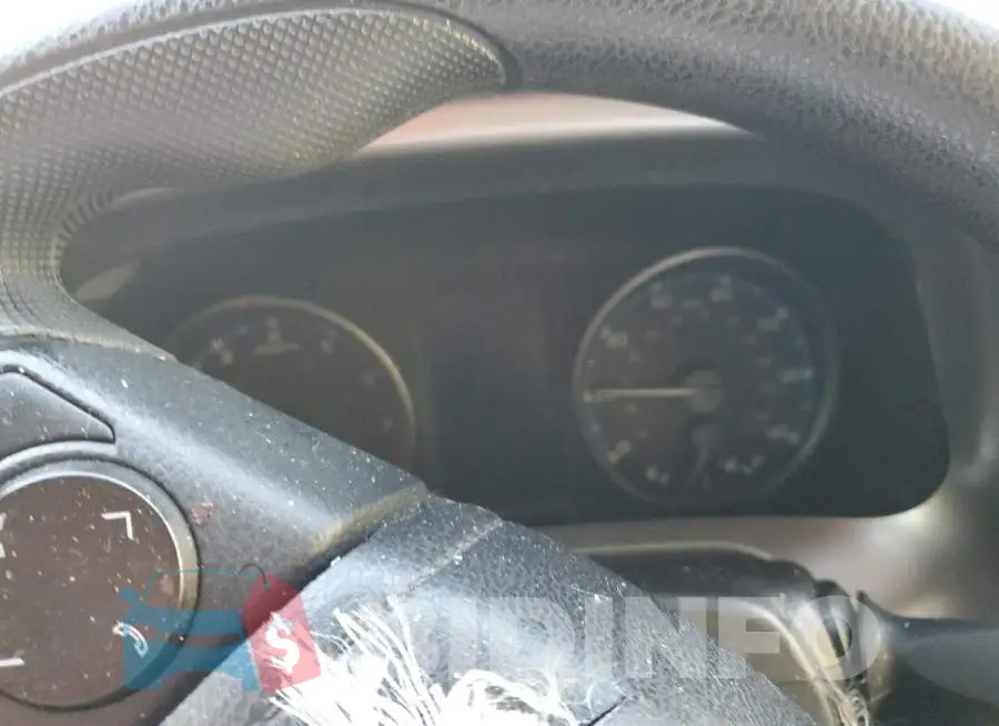 JTMZFREVXJD128657 Photo# 9