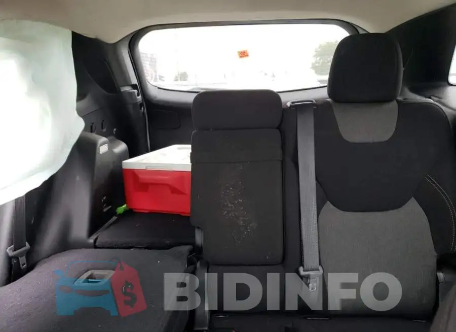 1C4PJLCB8JD538868 Photo# 10
