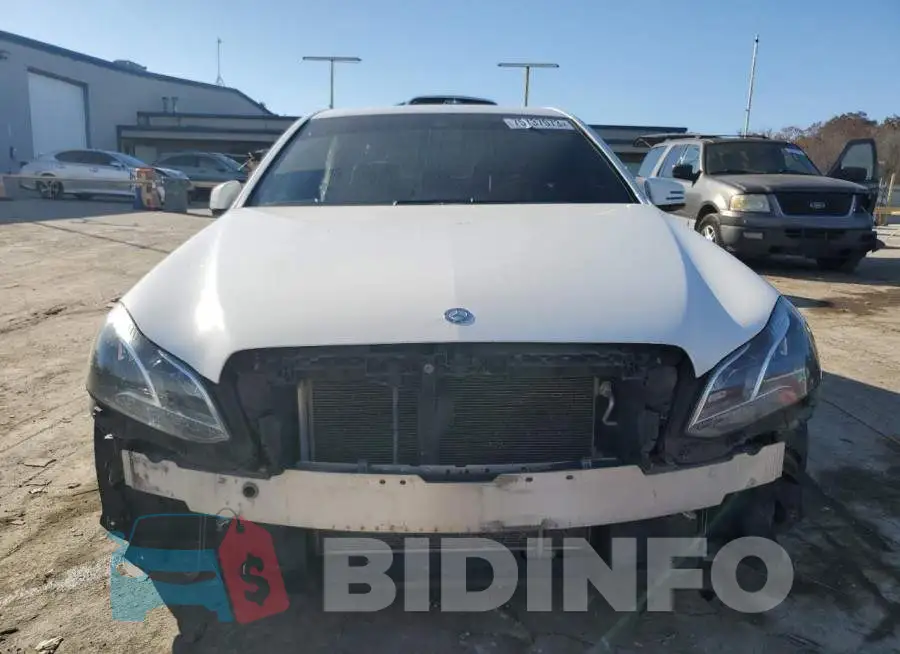 WDDHF8JB2FB105769 Photo# 5