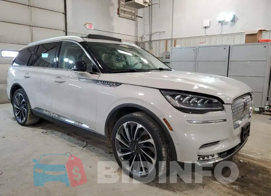5LM5J7XC9MGL14957 Photo# 4