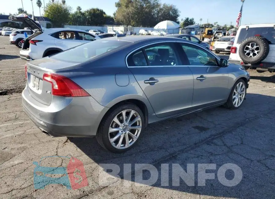 LYV402HK5HB133581 Photo# 3
