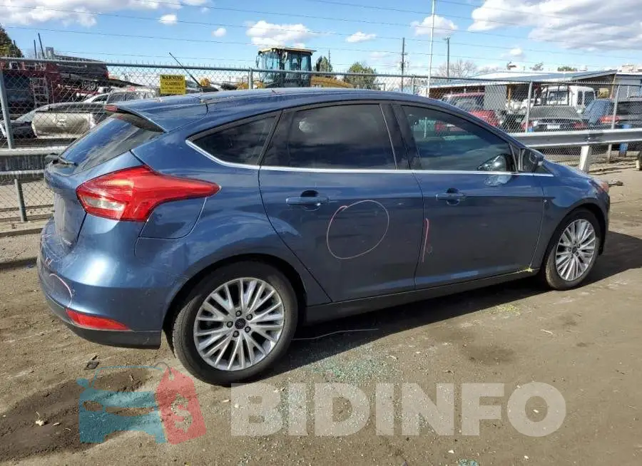 1FADP3N20JL232824 Photo# 3