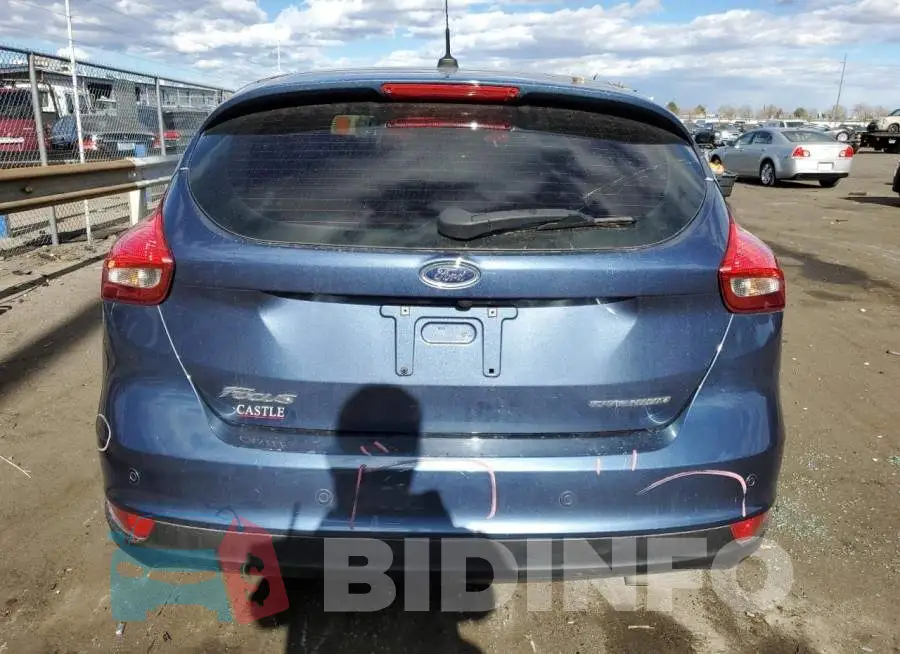 1FADP3N20JL232824 Photo# 6