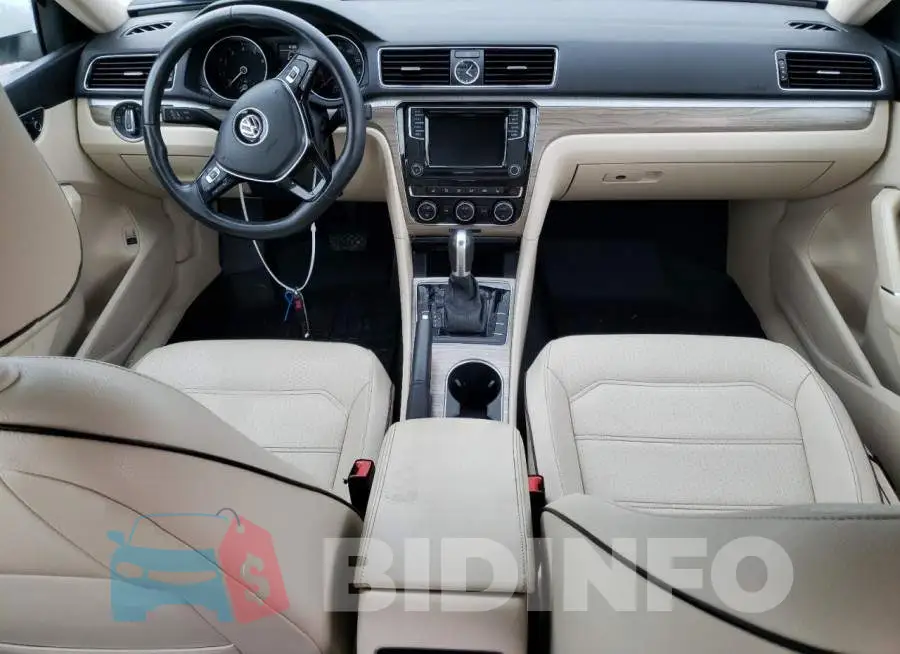 1VWBS7A32GC015898 Photo# 8