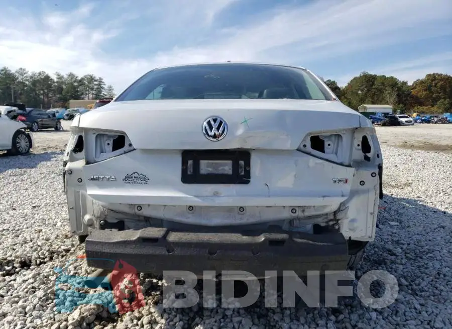 3VW167AJ7HM320666 Photo# 6