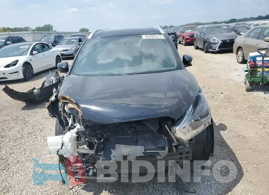 3N1CP5CU5KL557399 Photo# 5