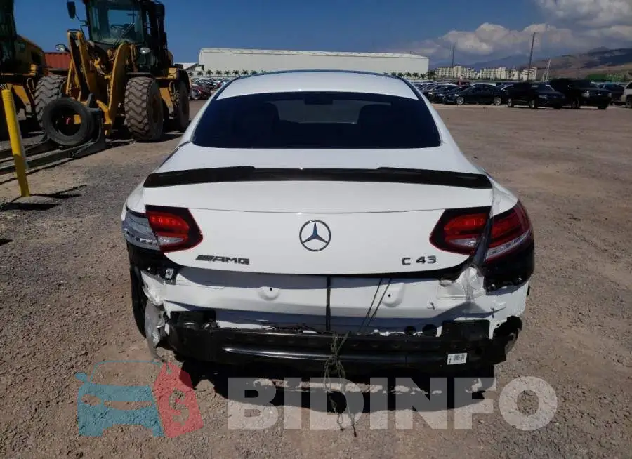 WDDWJ6EB9KF885888 Photo# 6