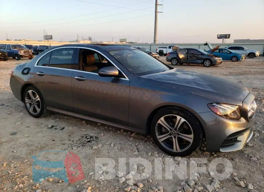 WDDZF4JB3KA634824 Photo# 4