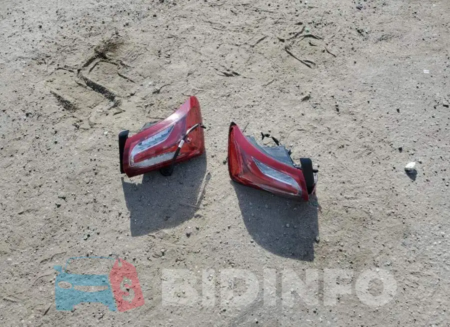 1G1ZD5ST1LF064073 Photo# 12