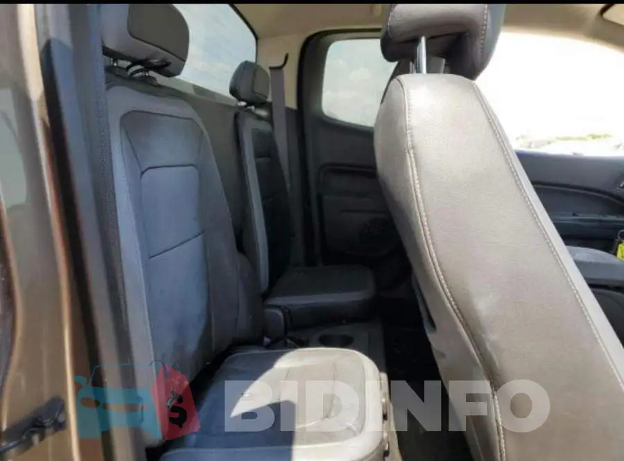 1GCHSCEA8F1215242 Photo# 6