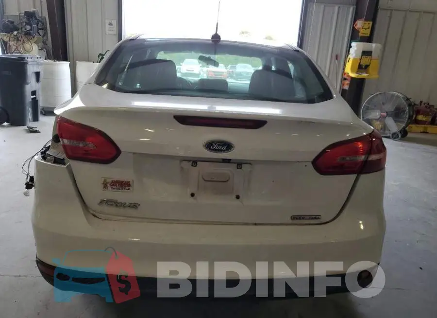 1FADP3E28GL384553 Photo# 6