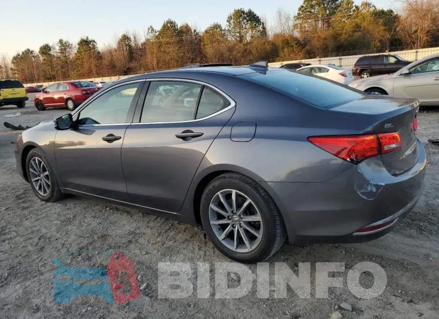 19UUB1F39JA001745 Photo# 2