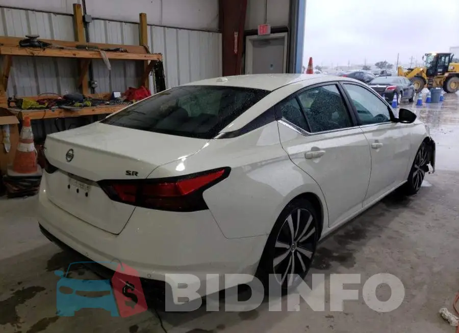1N4BL4CV5LC233072 Photo# 3