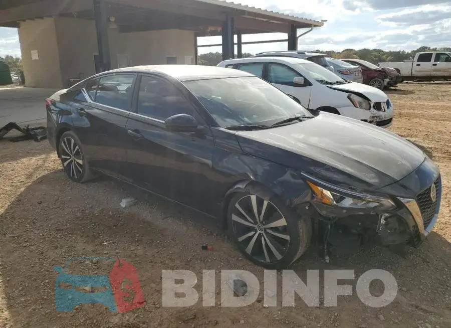 1N4BL4CV9LC170798 Photo# 4