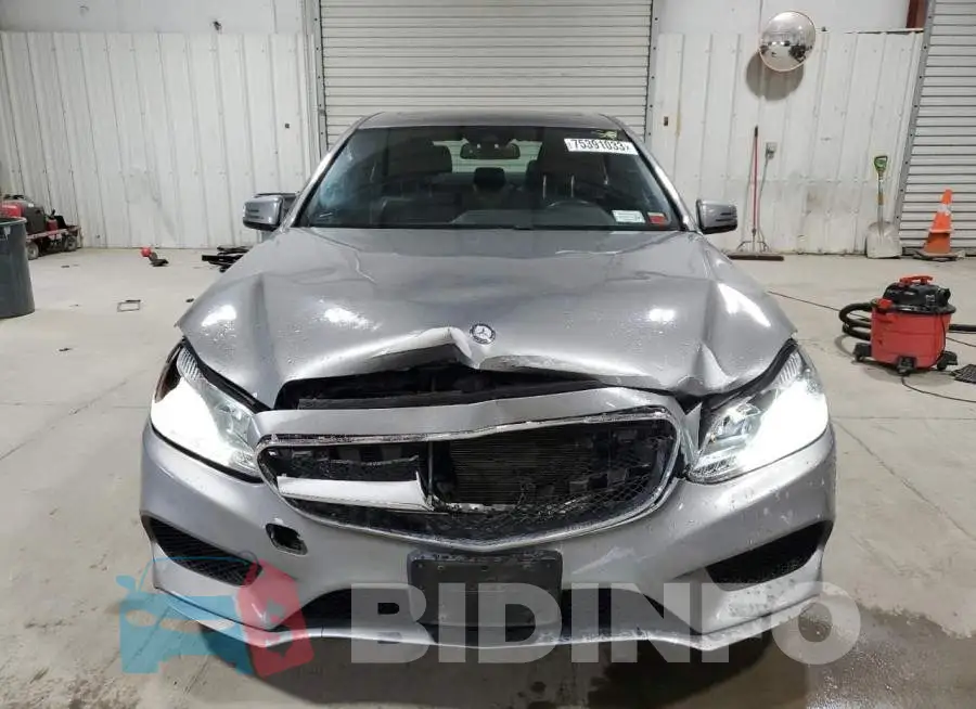 WDDHF8JB8FB087326 Photo# 5
