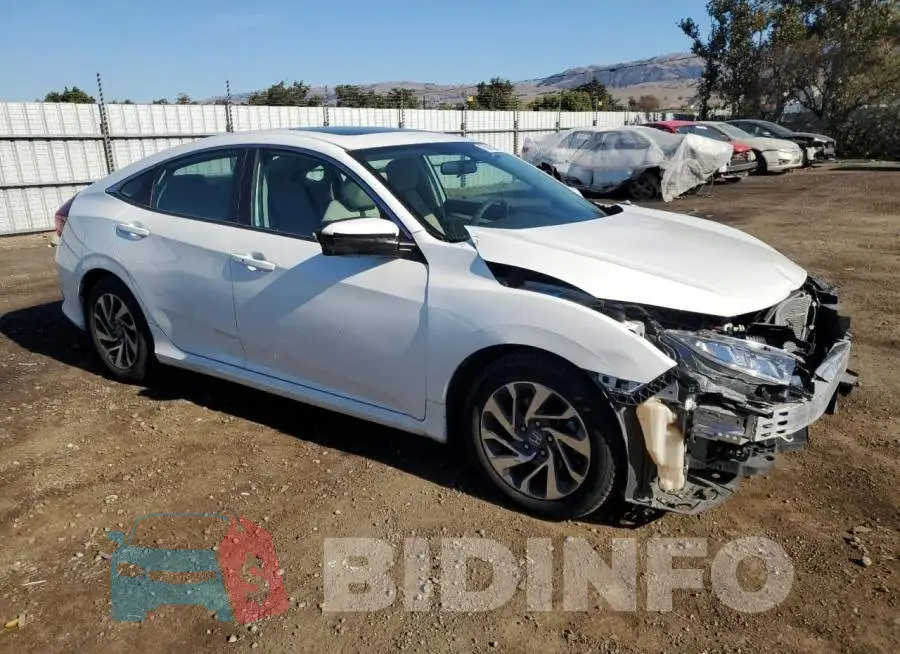 19XFC2F72HE228456 Photo# 4