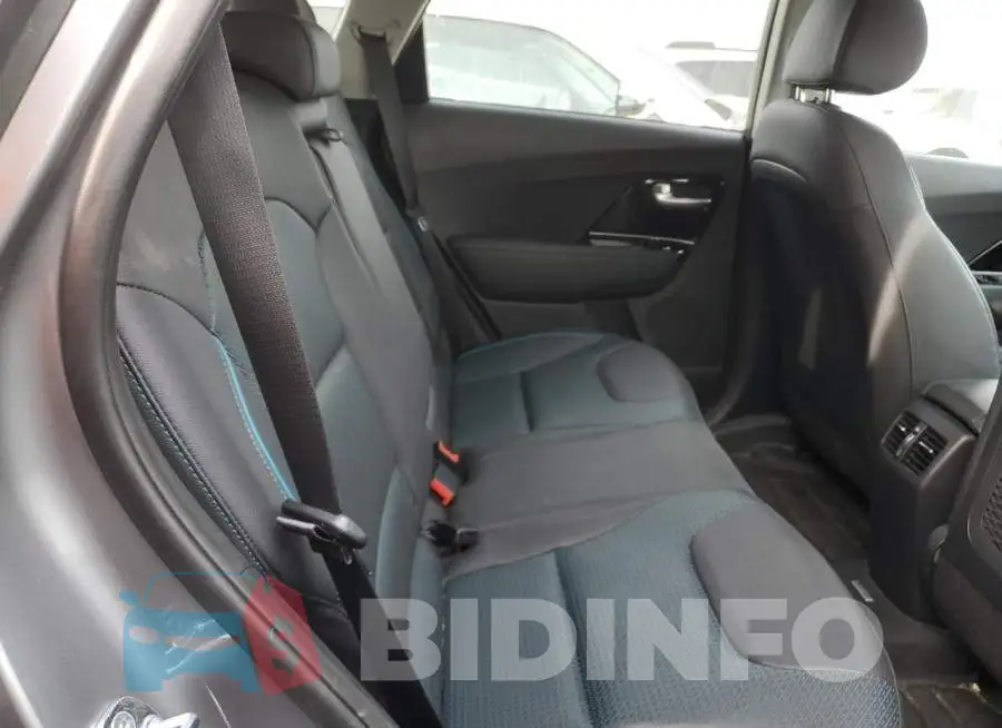KNDCE3LG4N5142242 Photo# 11