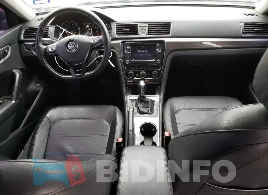 1VWBS7A36GC046281 Photo# 8