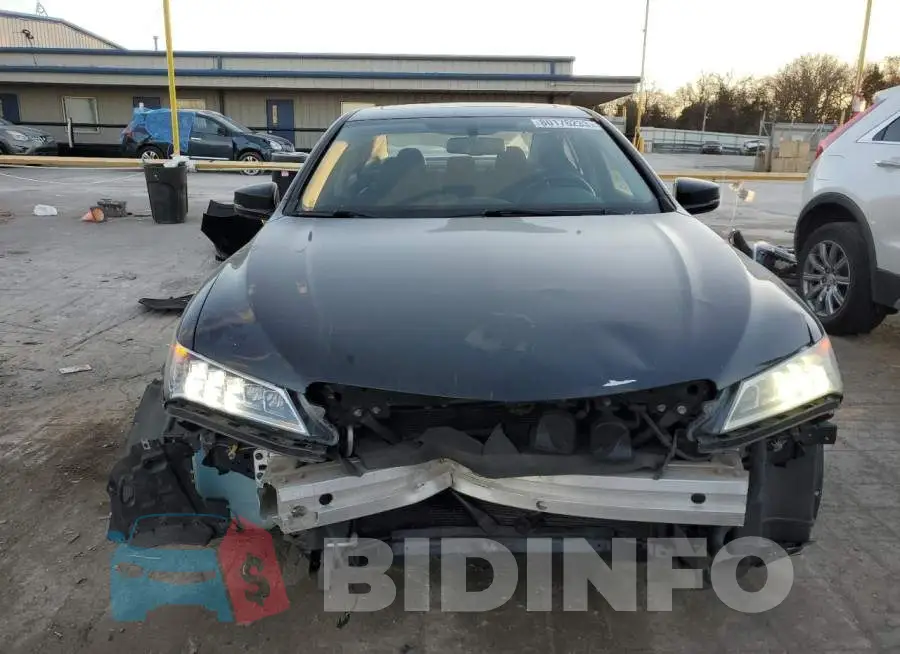 19UUB2F32FA015810 Photo# 5