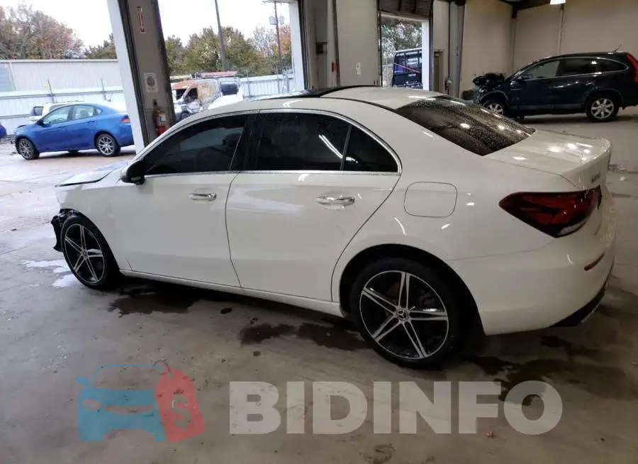 W1K3G4EB8MJ314818 Photo# 2