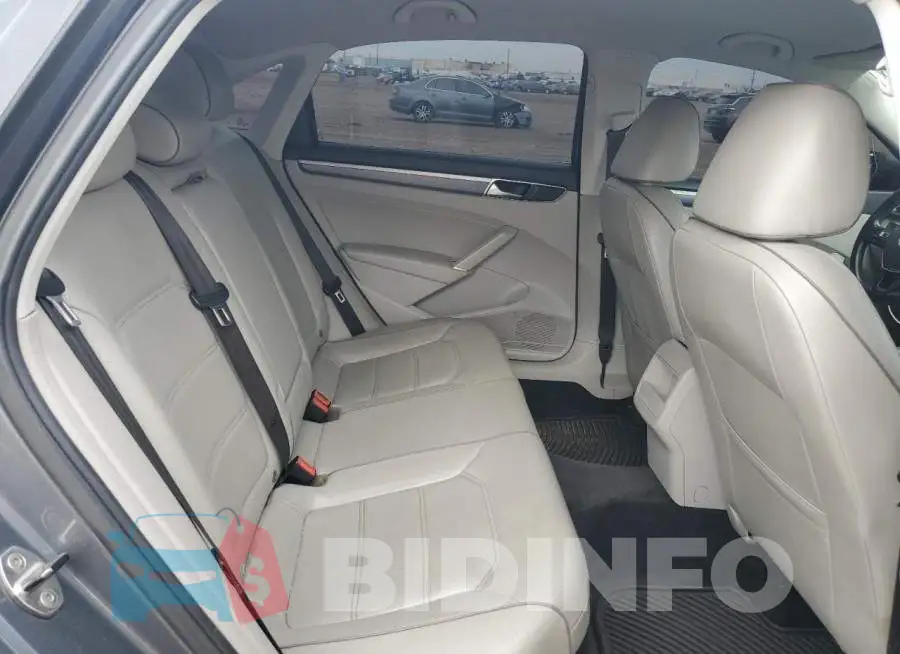 1VWDT7A30HC044677 Photo# 10