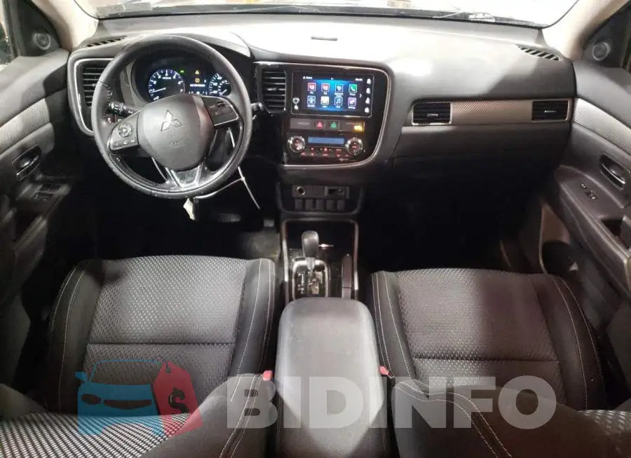 JA4AD3A39JZ011444 Photo# 8