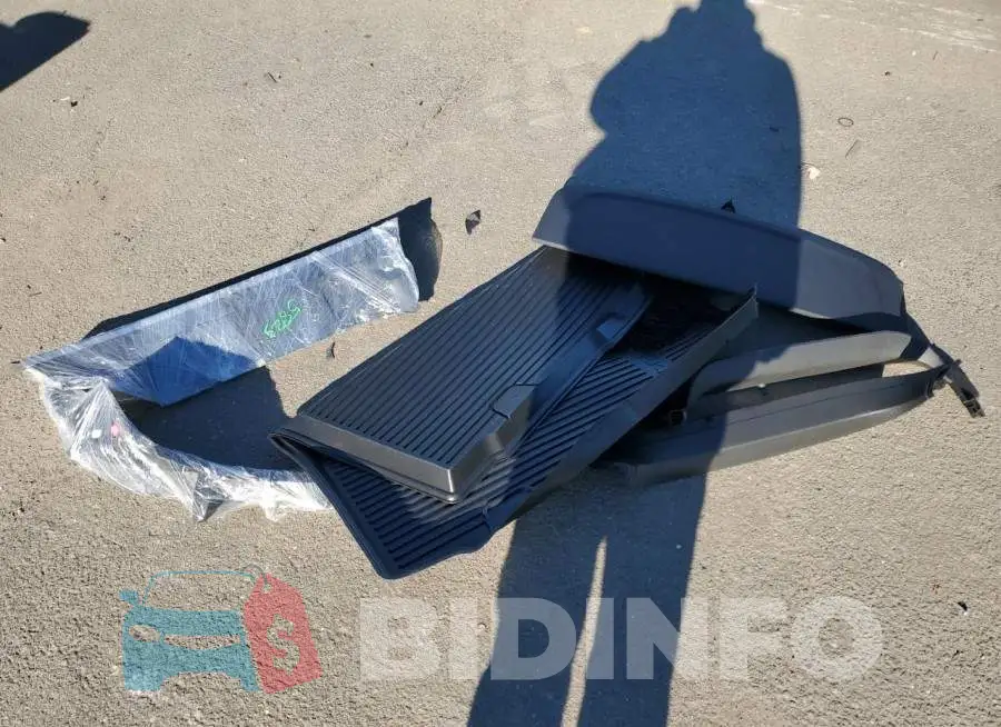 WA12AAGE4MB012427 Photo# 12