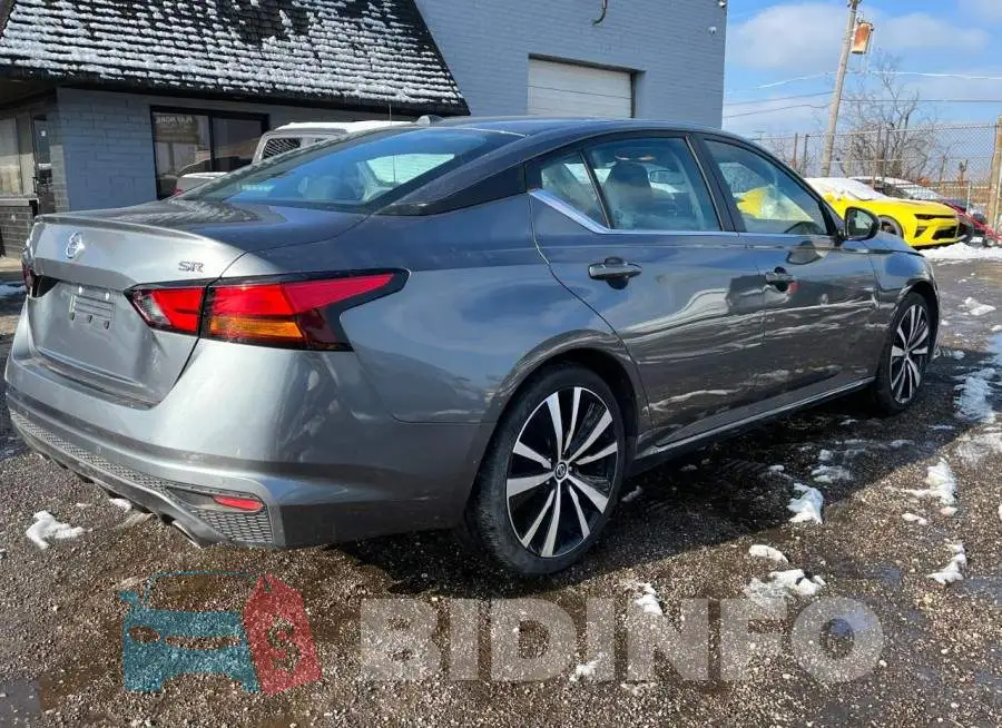 1N4BL4CV1NN306025 Photo# 4