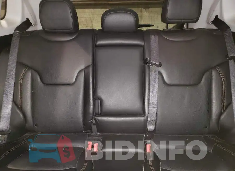 3C4NJCCB8LT165836 Photo# 10