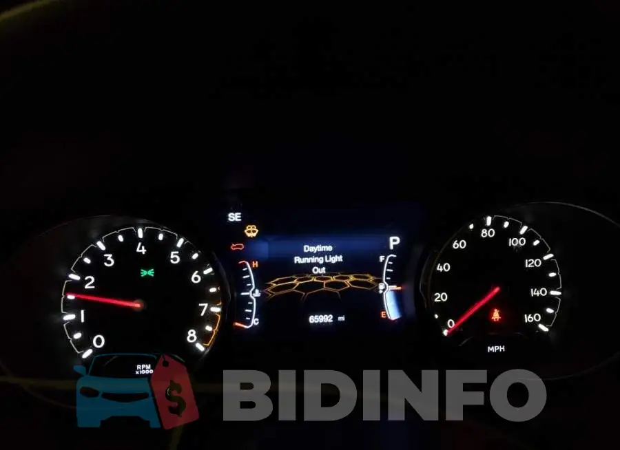 3C4NJCCB8LT165836 Photo# 9