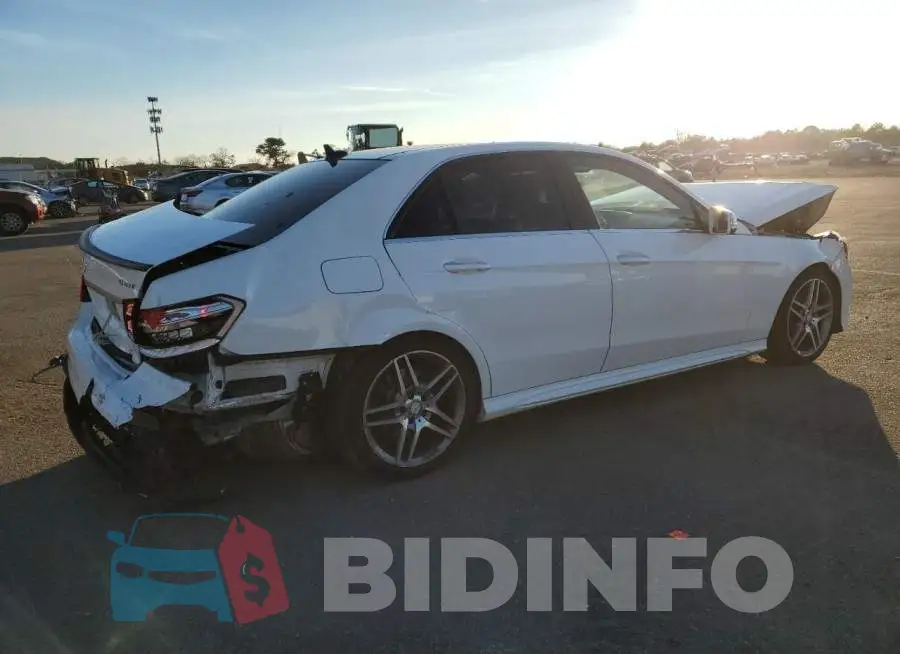 WDDHF8JB1FB113300 Photo# 3