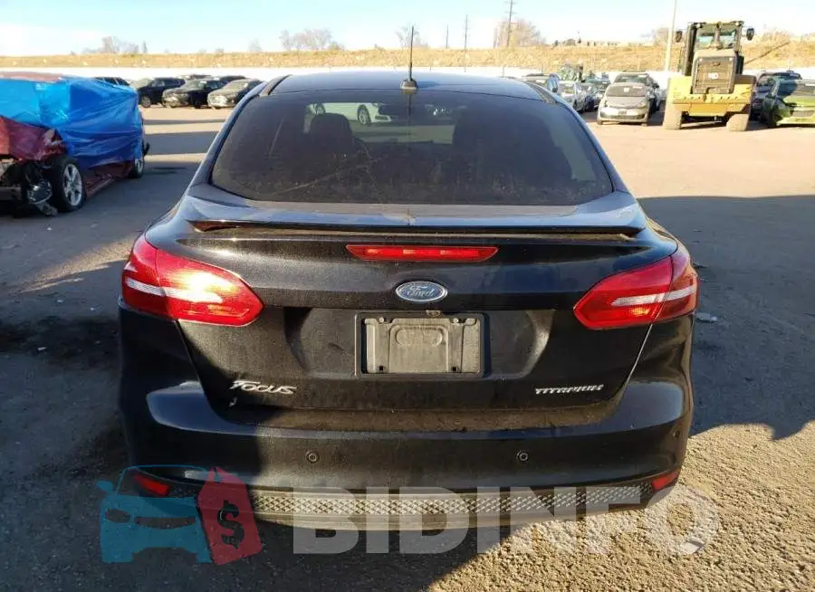 1FADP3J27JL251778 Photo# 6