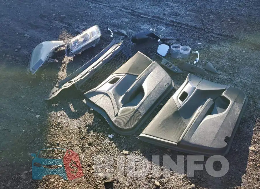 1HGCR2F37FA197608 Photo# 12
