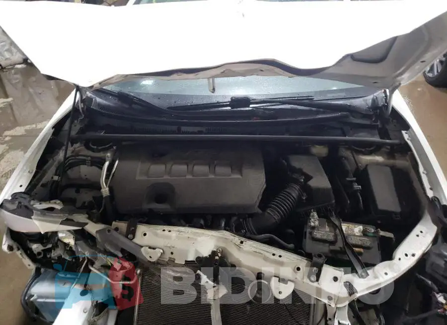 2T1BURHE9FC311569 Photo# 11