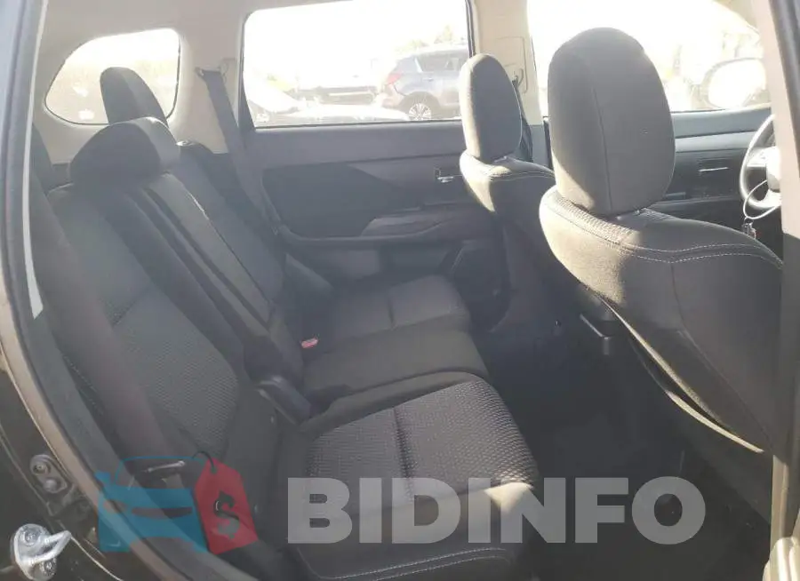 JA4AD2A36JZ018040 Photo# 11