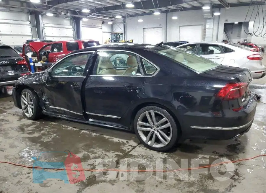 1VWDT7A32HC018470 Photo# 2
