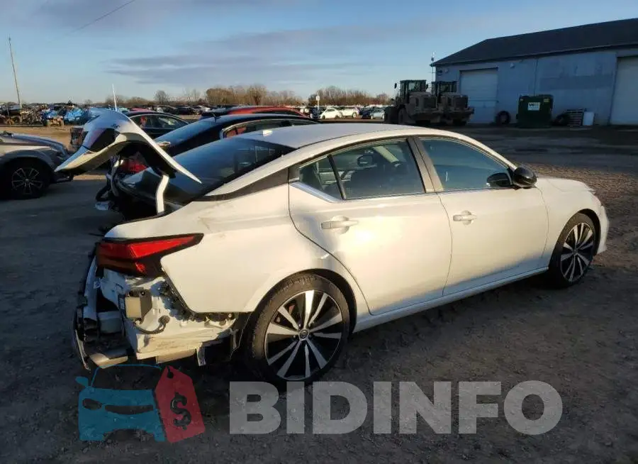 1N4BL4CV4KC130322 Photo# 3