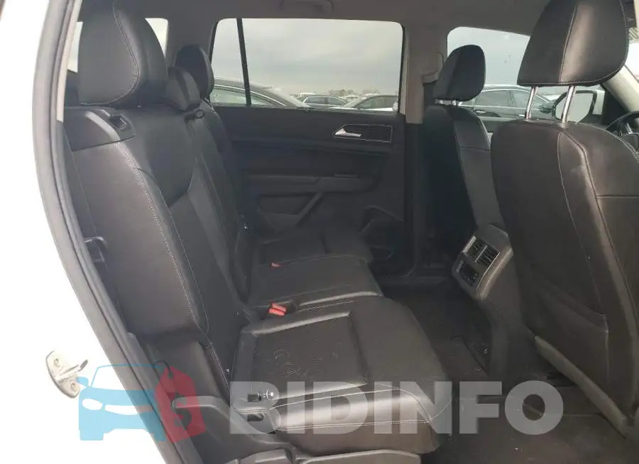 1V2KR2CA1JC539031 Photo# 11
