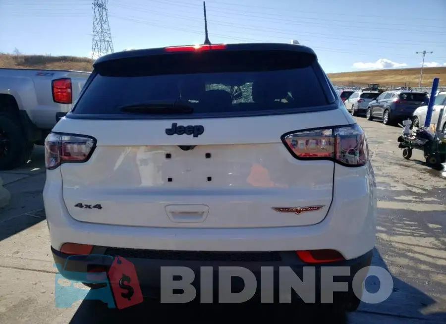 3C4NJDDB4LT112913 Photo# 6