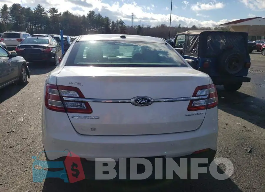 1FAHP2F82FG103126 Photo# 6