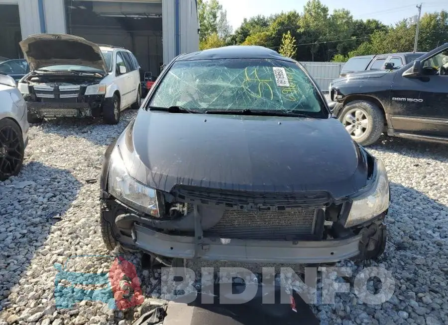 1G1PE5SB9F7114857 Photo# 5