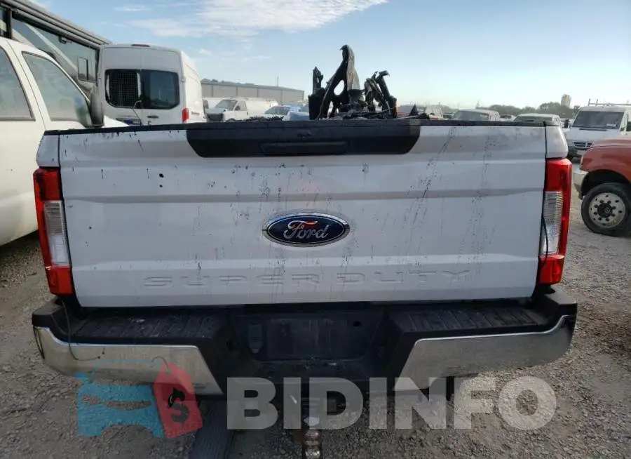 1FT7W2BT2JEB37235 Photo# 6
