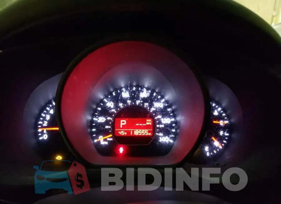 KNDJN2A2XJ7587236 Photo# 9