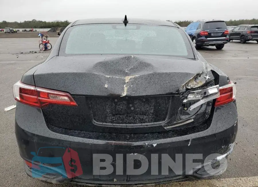 19UDE2F72JA004633 Photo# 6