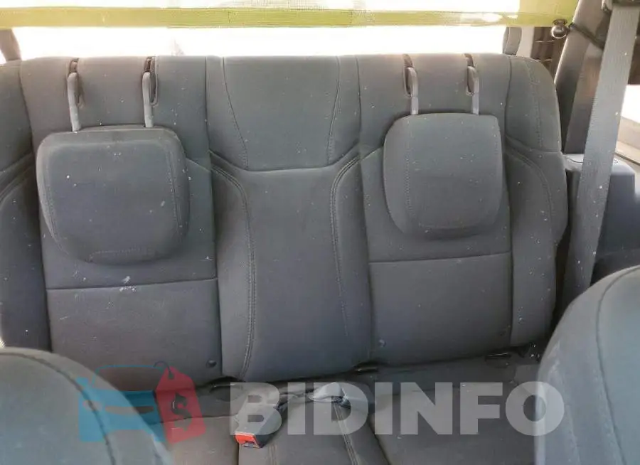 1C4GJXAGXMW573250 Photo# 10