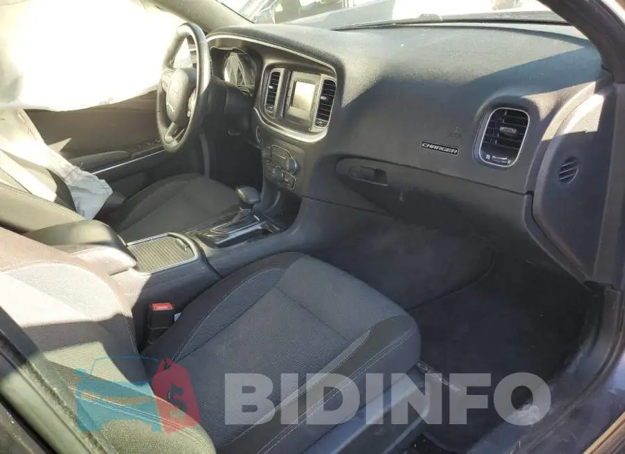 2C3CDXBG4GH180243 Photo# 7